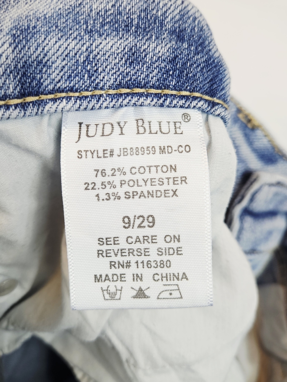Judy Blue High Waist Side Panel Barrel Leg Jean size 29 - Picture 15 of 16